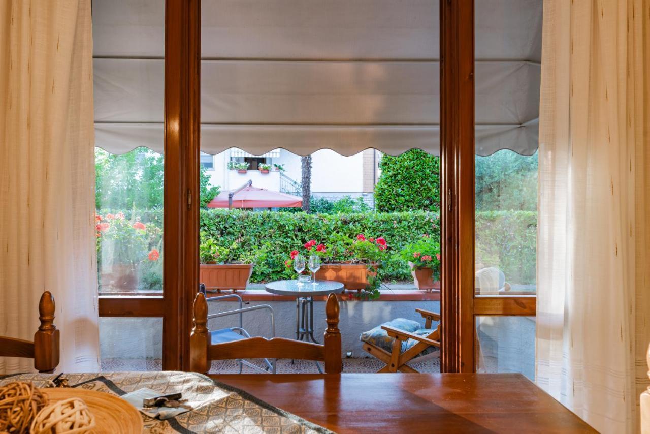 Apartment Holiday Versilia Camaiore Exterior foto